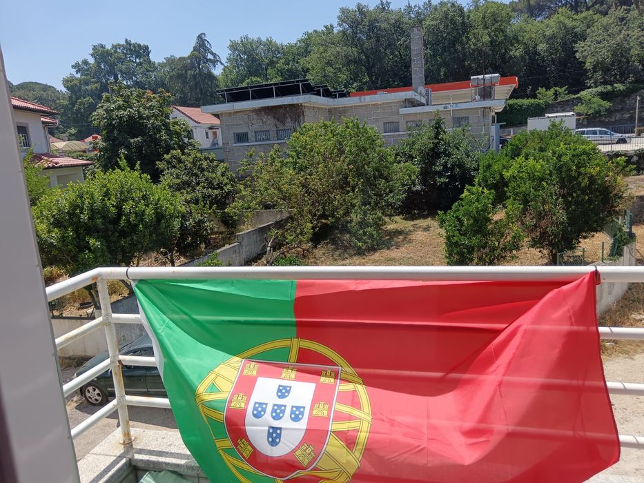 Vendo Apartamento T3 no Centro da Cidade de Mangualde  com muito luminosidade, acolhedor.