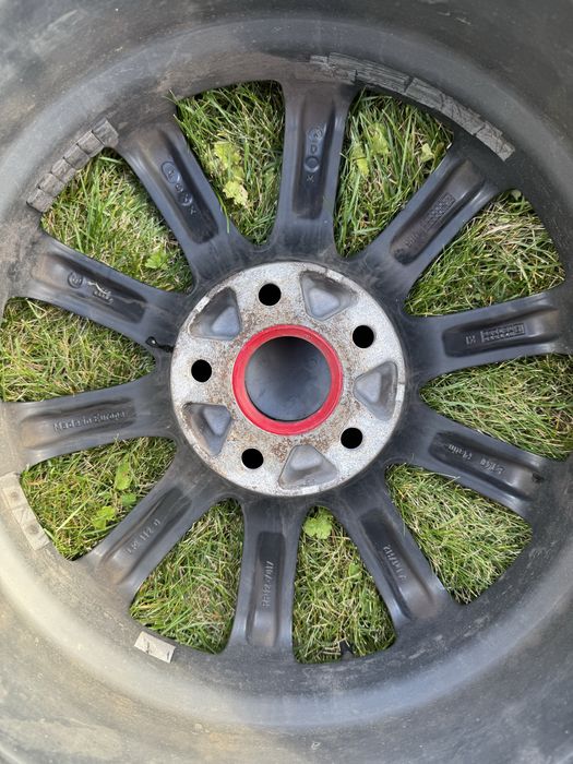 Колеса Volkswagen Зимні 205/50 R17 , диски Platin  та шини Michelin .