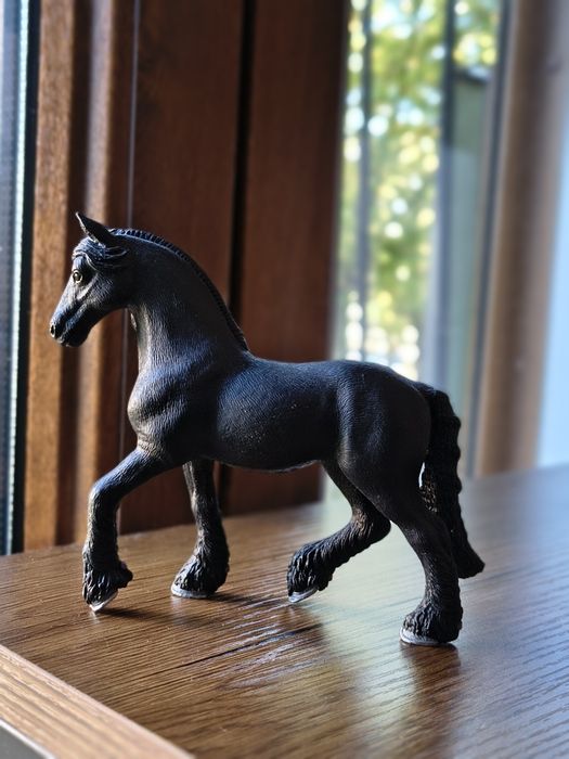 Schleich trzy konie fryzyjskie