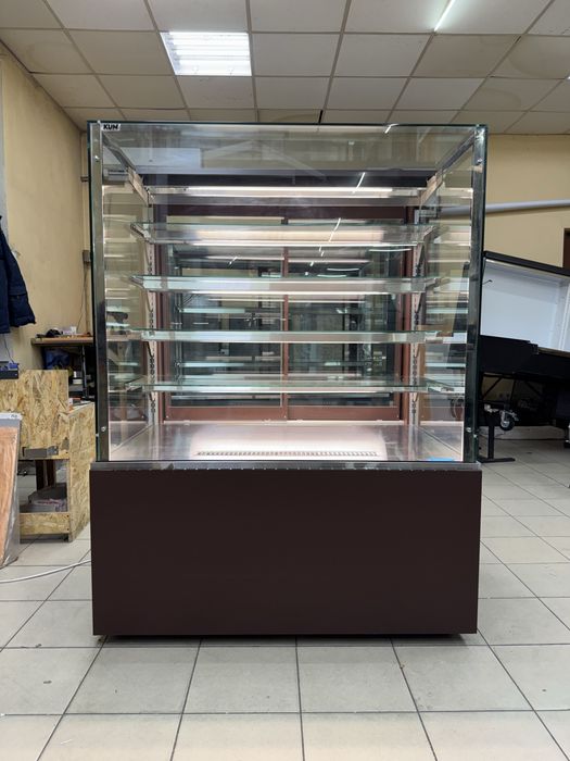 Вітрина для десертів.НОВА