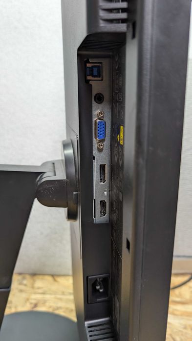 Monitor 23,8" Lenovo T2424p IPS 1920x1080