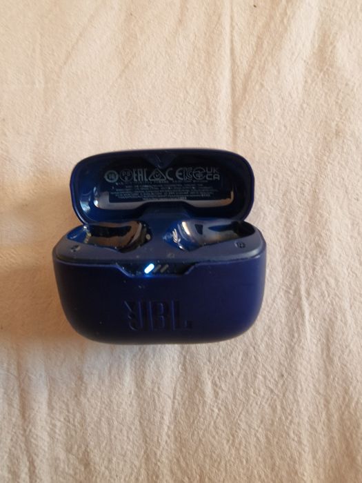 Etui do słuchawek Bluetooth Jbl 230 NC