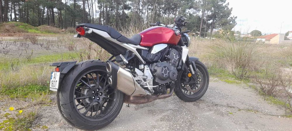 Honda CB 1000R Pequena Queda a Circular