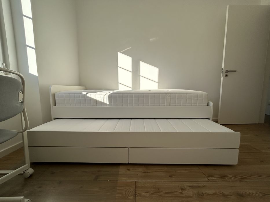 Cama SLAKT  IKEA com 2 gavetas e cama gavetão  90 x 200 cm