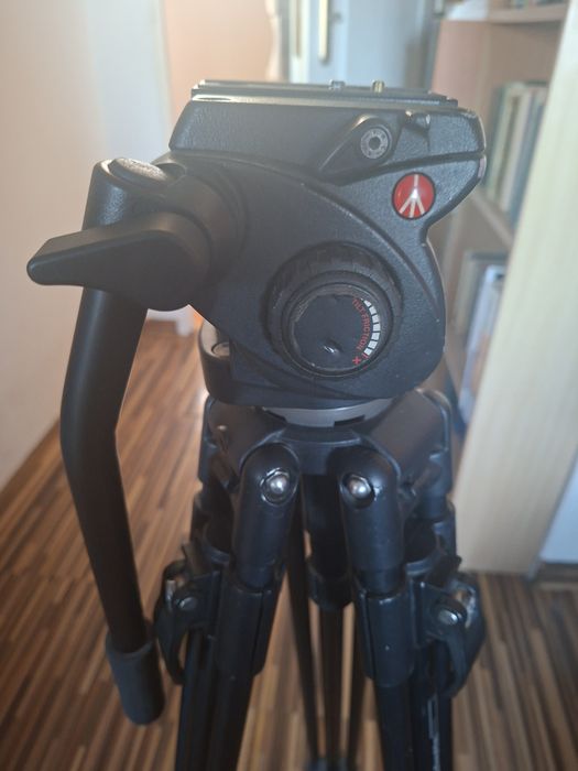 Statyw Manfrotto trójnóg, z głowica 501hdv