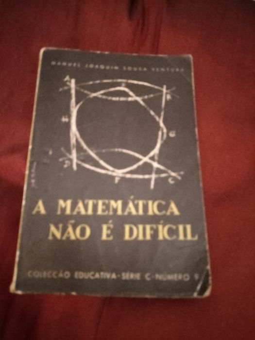 As Gêmeas no Colégio S.Clara 6V.-15E-A Bela ador.vai escola-8E-Desde2E