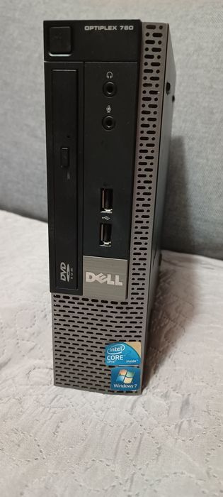 Mały komputerek DELL