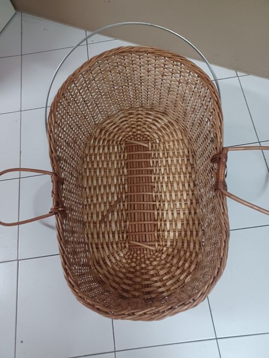 Alcofa em verga bebé