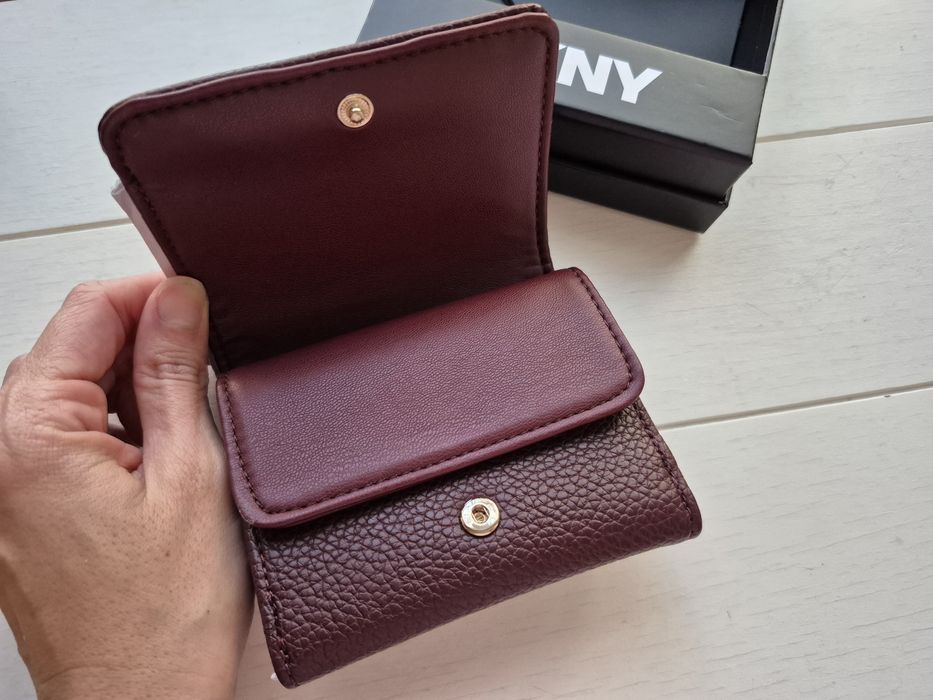 Portfel Damski DKNY Pudełeczko