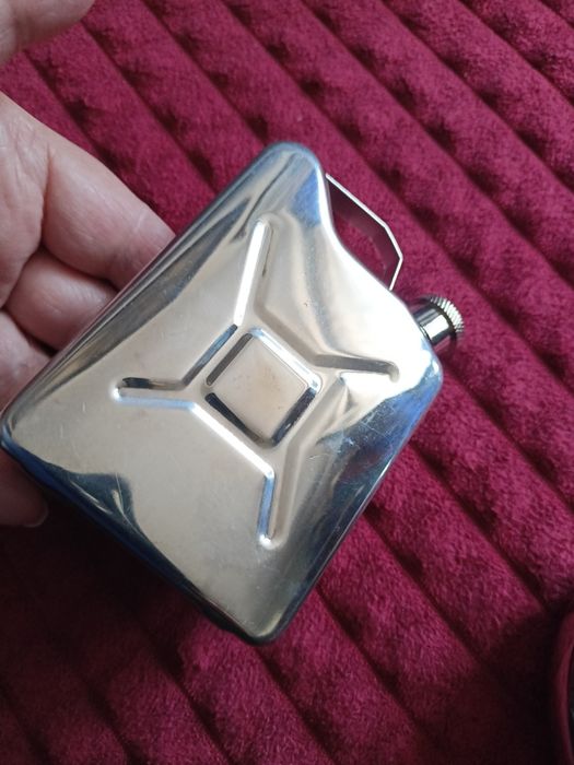 Piersiówka mini metalowa nierdzewna