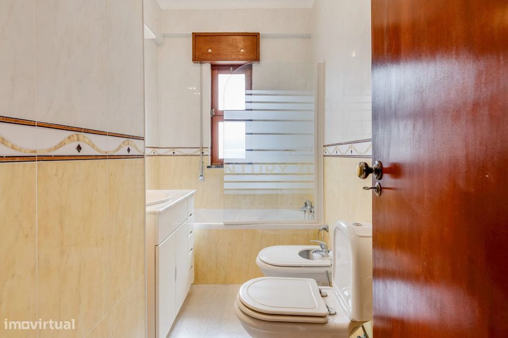 Apartamento T 4  em Faro no centro da cidade a 300m do mercado Municip