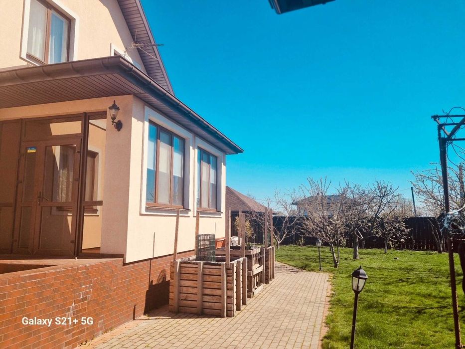 Долгосрочная аренда половині 2 єт. дома 145 кв.м. в с.Осещина