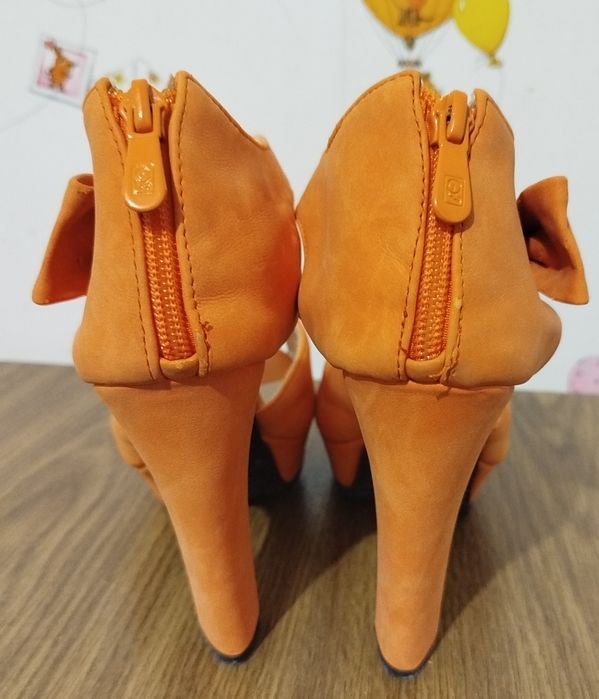 Продам босоножки 40 р.