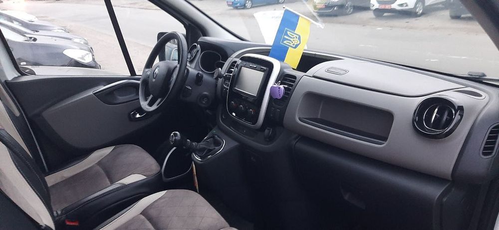 Renault Trafic, Long, пасажирський