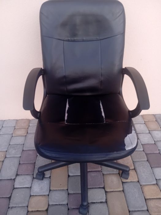 Крісло офісне з газліфтом