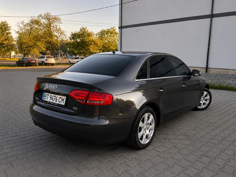 Audi A4 B8 2.0tdi автомат