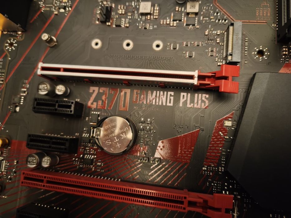 Motherboard MSI Z370 Gaming Plus + Intel Core i5 8400