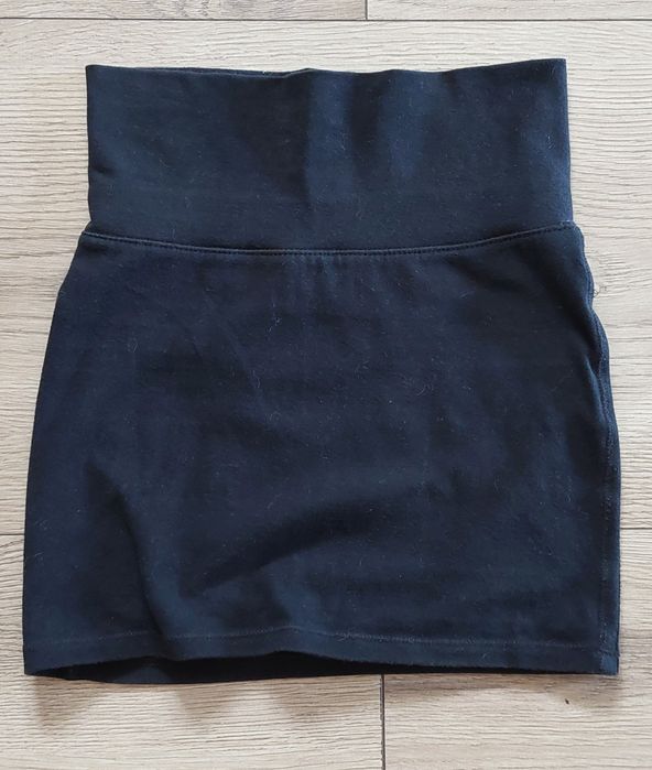 Krótka elegancka spódniczka