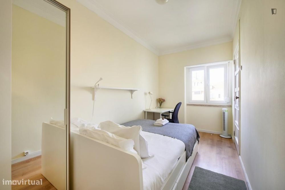 Quarto - localizado em Anjos Lisbon