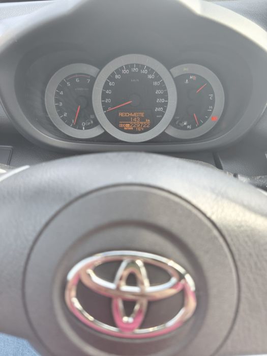 Toyota   RAV 4..