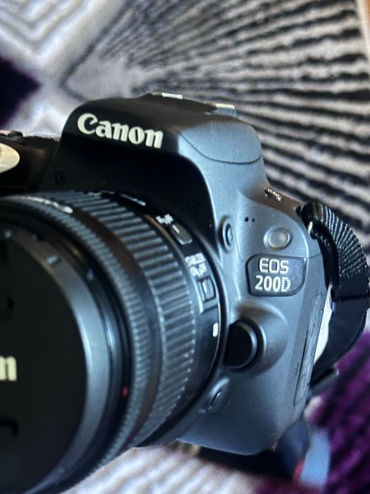 Canon EOS 200D + lente excelente estado