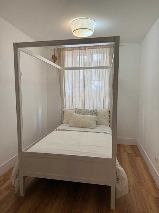 Cama de dossel + colchão (marca Homes in Heaven)