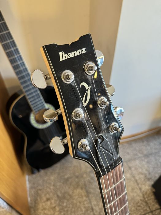 Guitarra Ibanez ART120 + Amplificador Fender