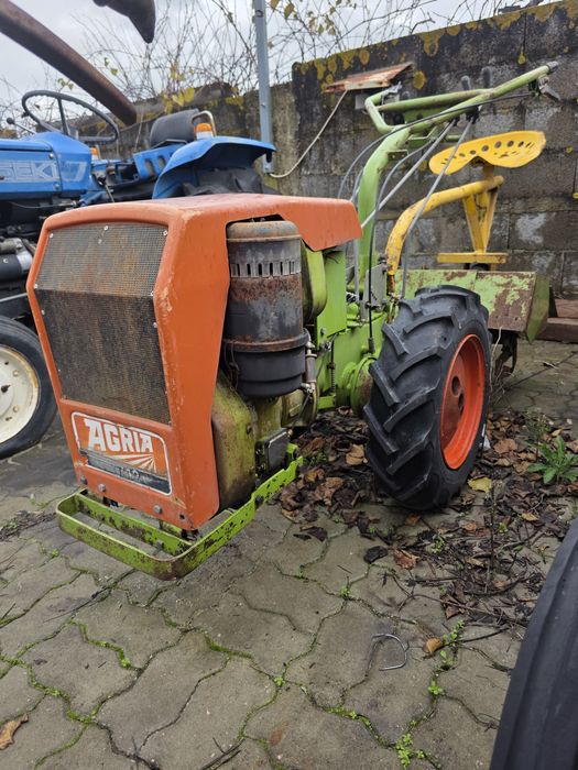 Lote de 3 motocultivadores – 2.000 €
Vendem-se 3 motocultivadores em