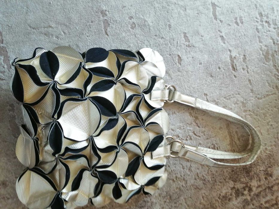 Sprzedam bardzo ładną torebkę