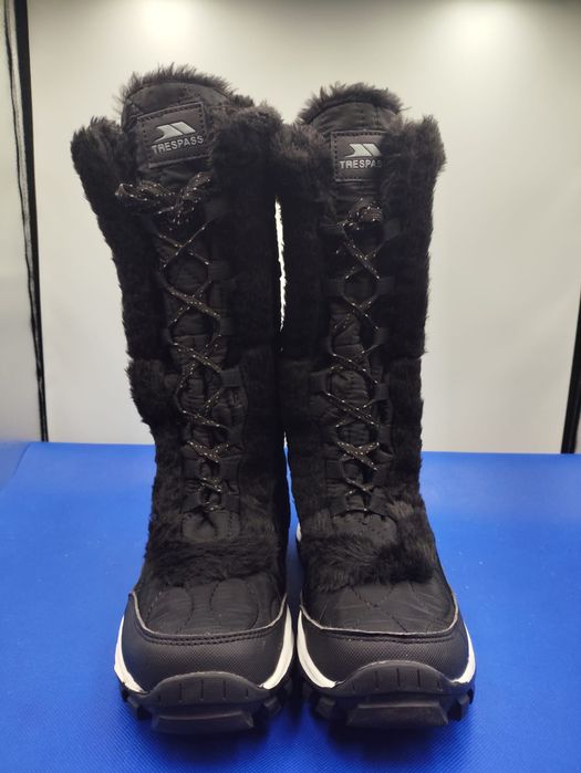 Чоботи утеплені Trespass - 38 розмір. Waterproof