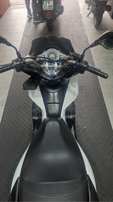 Pcx 2015  valor de 1600