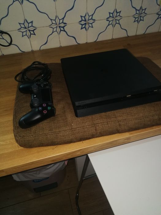 Ps4 + 3 jogos + 1 controle