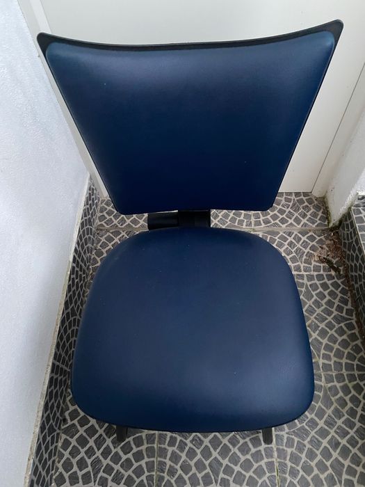 4 cadeiras azuis novas