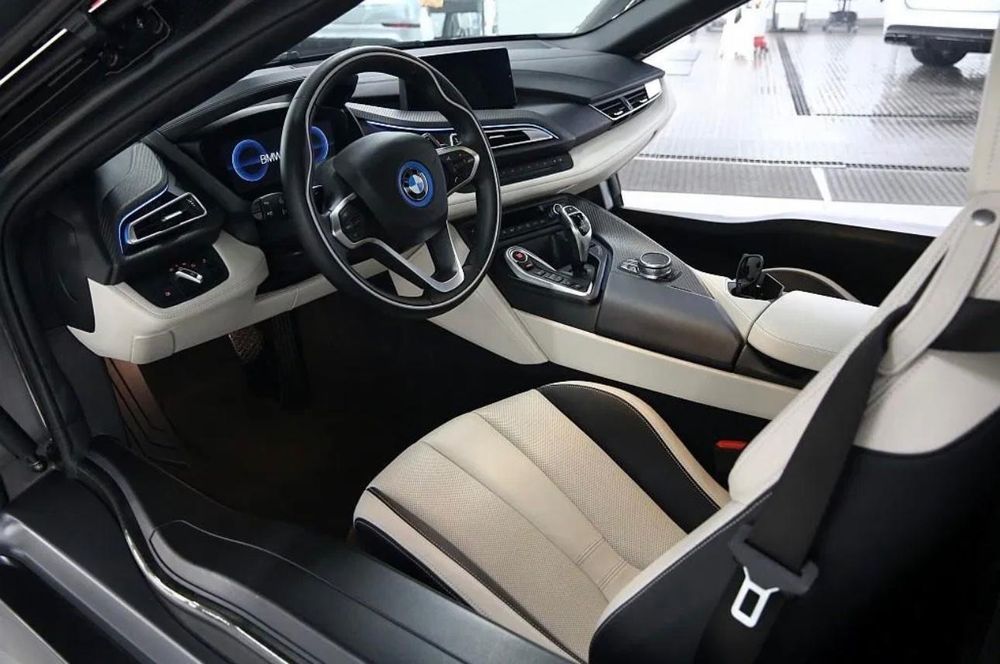 BMW i8 Roadster