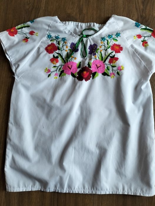 Вишита  літня блузочка