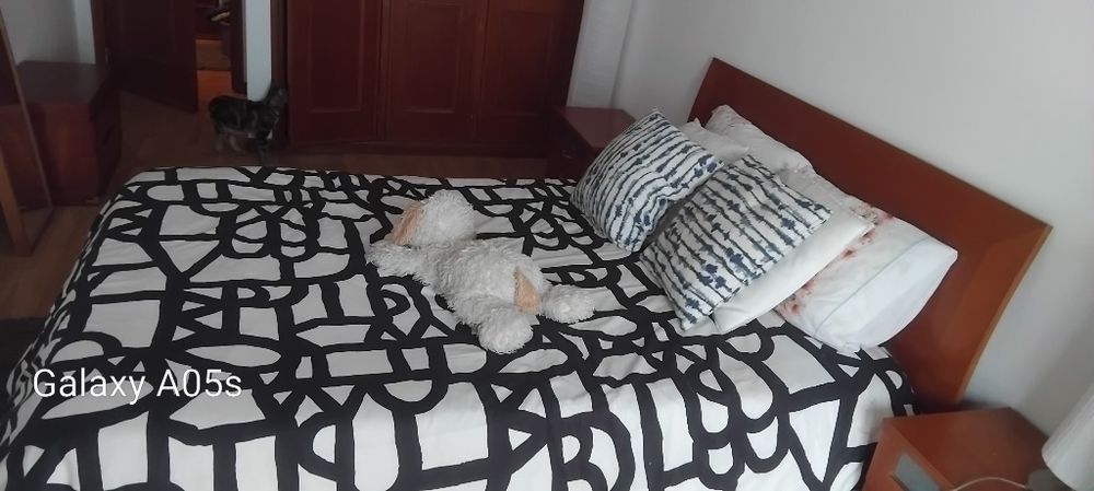 Alugo quarto  na ericeira