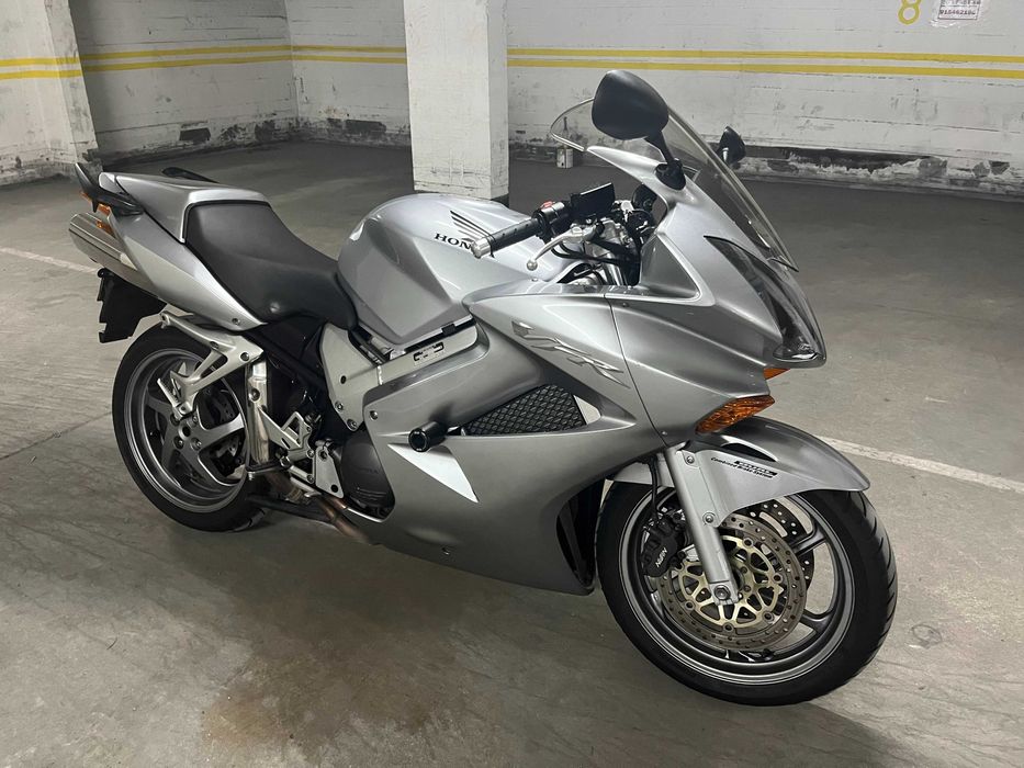 Moto VFR 800 VTEC