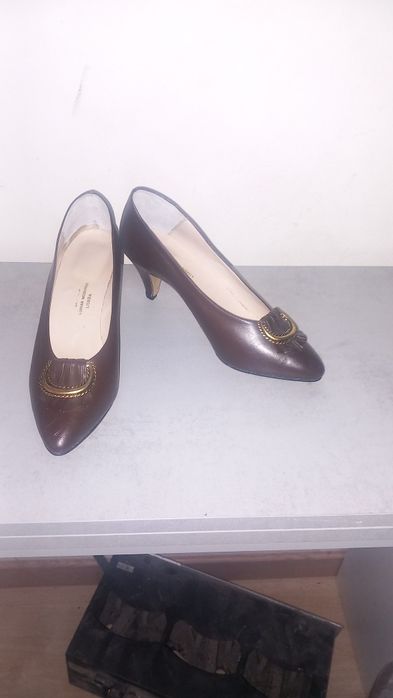 Sapatos velhos restaurados