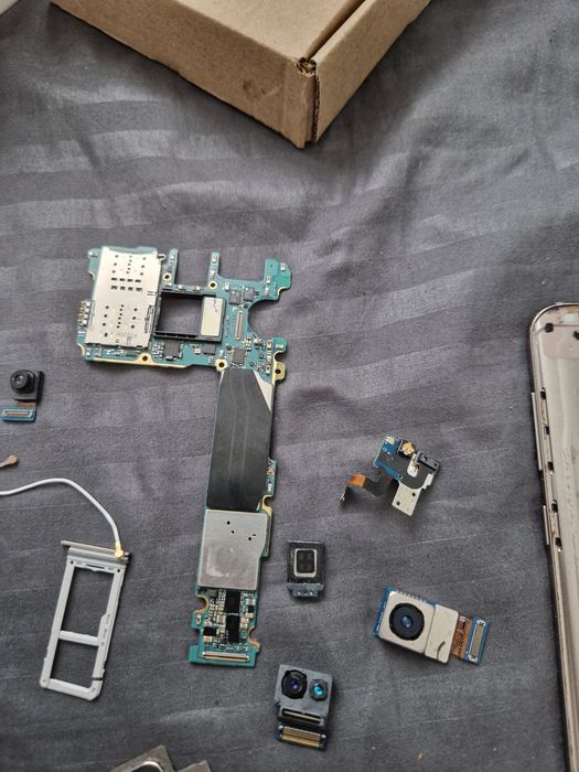 Запчастини на Samsung s8