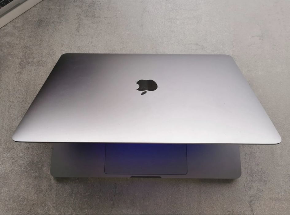 *C/ NOVO* MacBook Pro M1 (com Touch Bar) 256GB - Apple64752194170627121