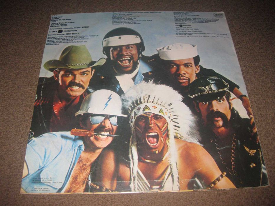 Disco em Vinil LP 33 rpm dos Village People "Go West"