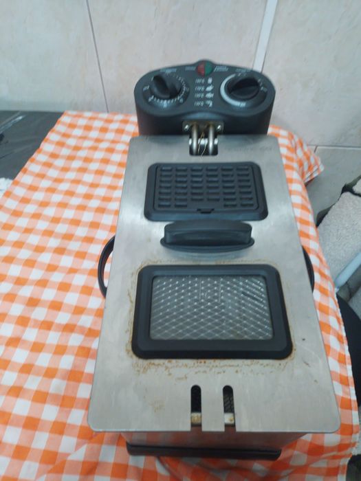 Fritadeira elétrica a óleo