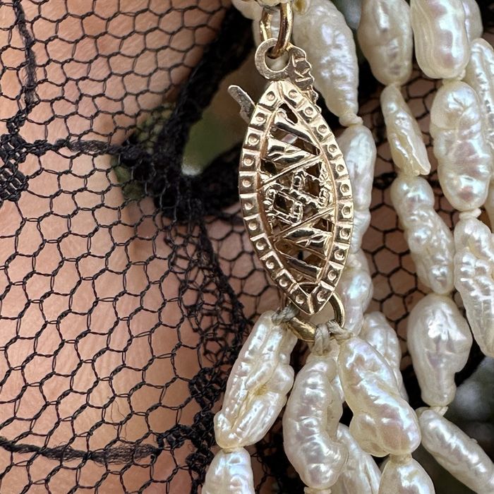 Буси:річкові перли та золото 585.вінтаж