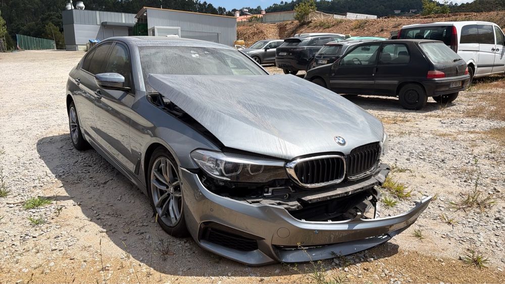 BMW 530e (acidentado)