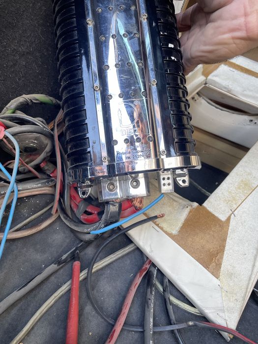 Som de carro muito bom