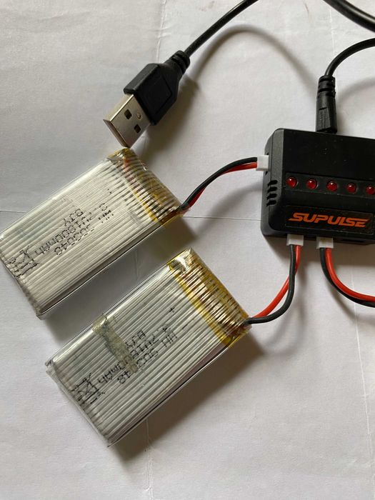 Zasilacz ładowarka do baterii akumulatorków (m.in. dla drona)