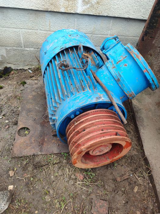 Електро двигун 75 кВ  980об 780 кг