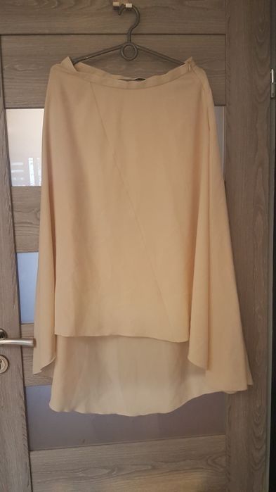 Asymetryczna kremowa spodnica Sisley rozm.L