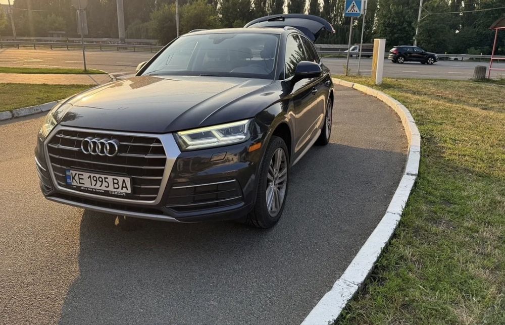 Audi Q5 2018року 2.0 tfsi