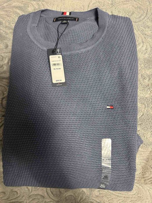 Светр фірми tommy hilfiger